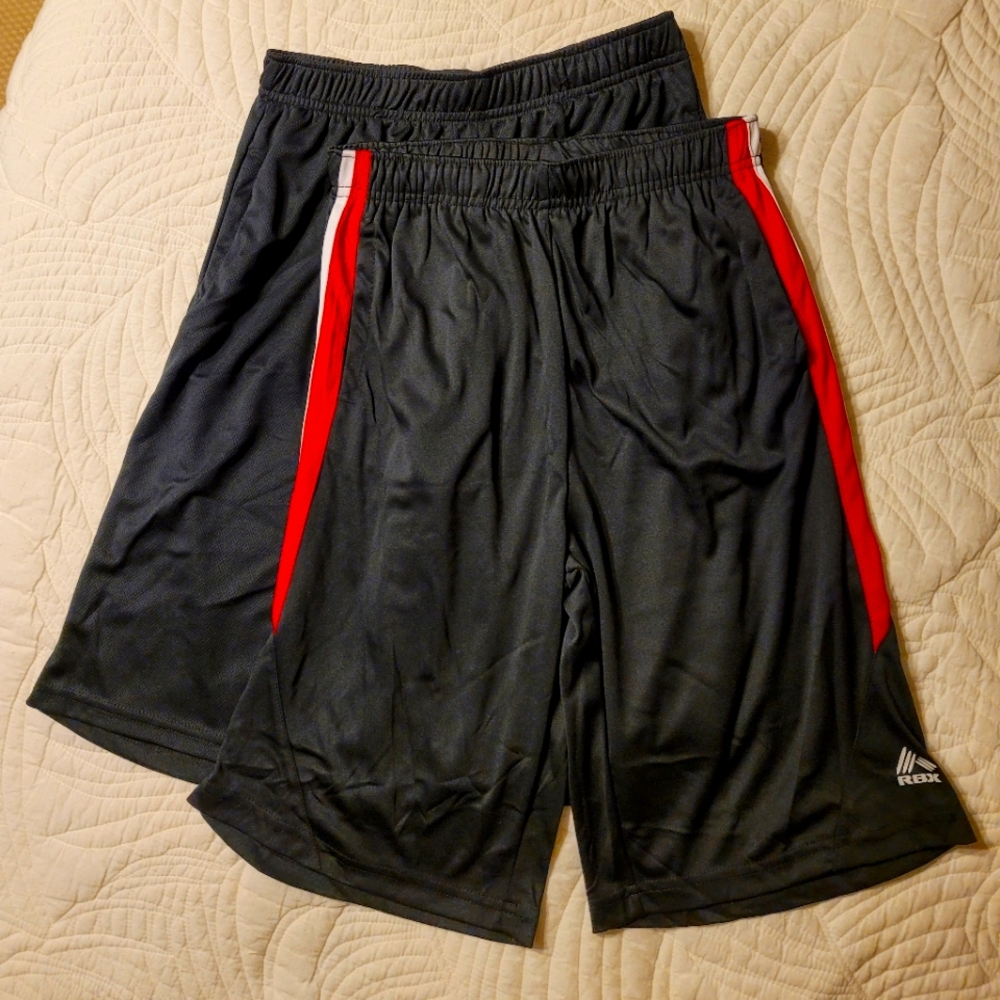 😊 EUC 2 Boy's Black Reebok Shorts 14 / 16